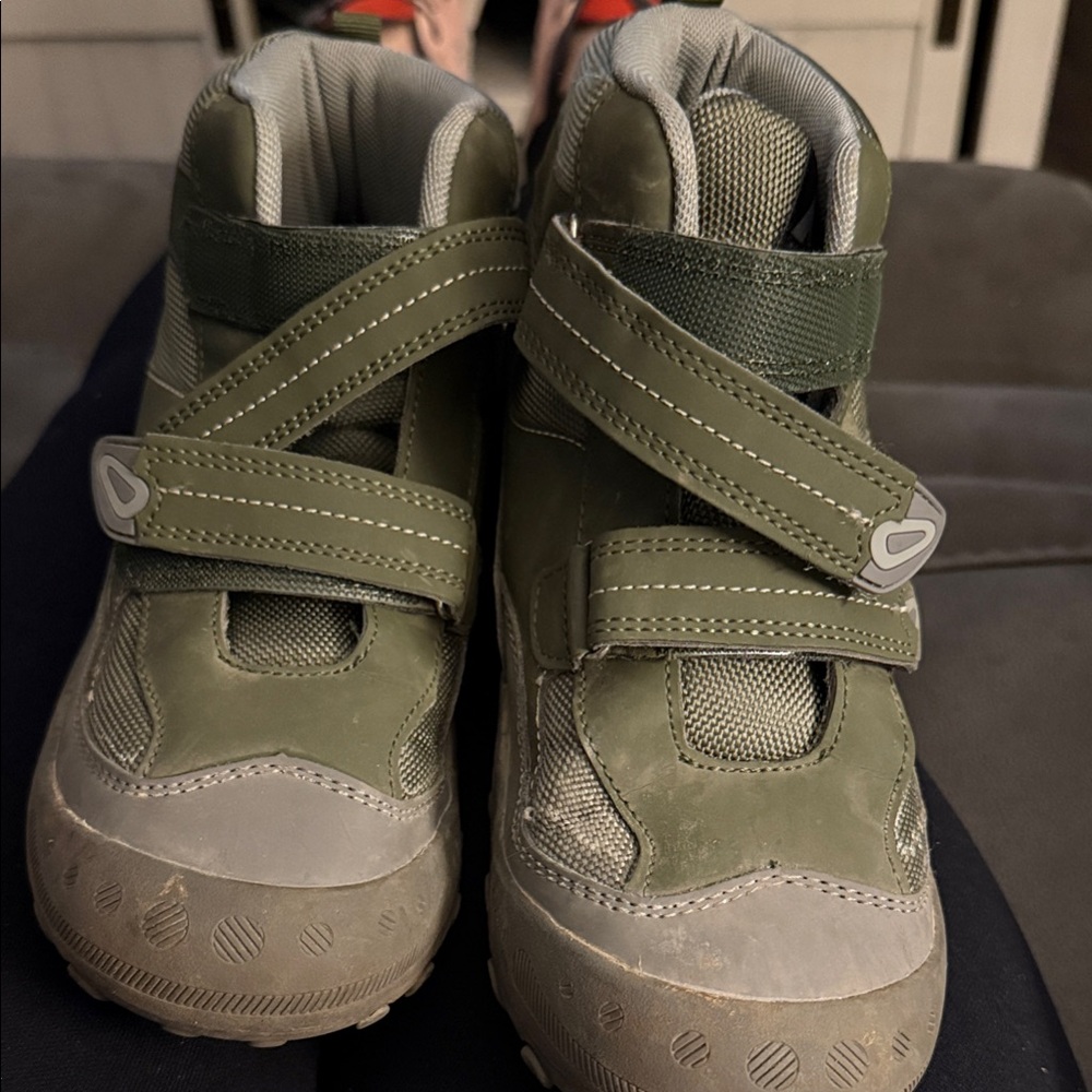 Mishansha Kids Green and Gray Boots